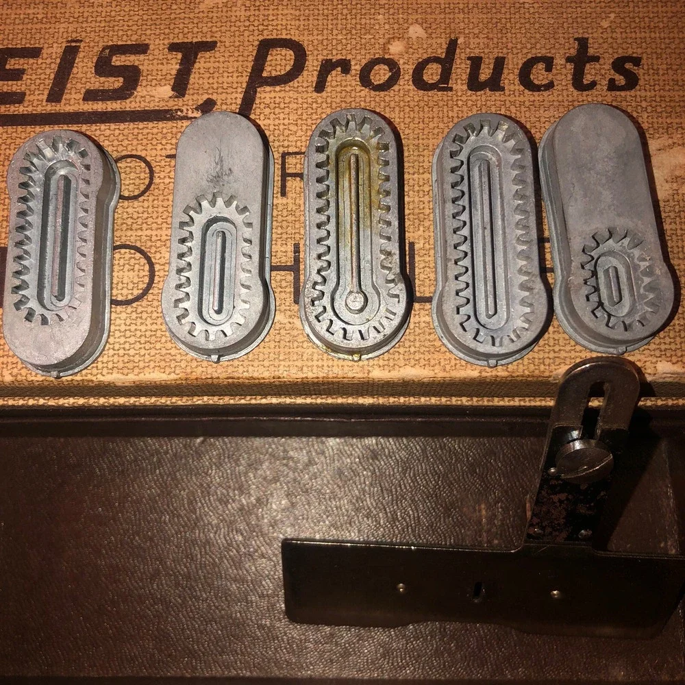 LOT - Vintage Singer buttonholer 160506 Set 8 Templates, Singer 489500, Greist